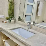 2bdr Ocean And La Gomera Vista Getaway