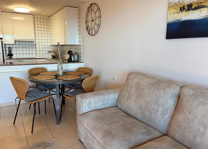 2bdr Ocean And La Gomera Vista Getaway *